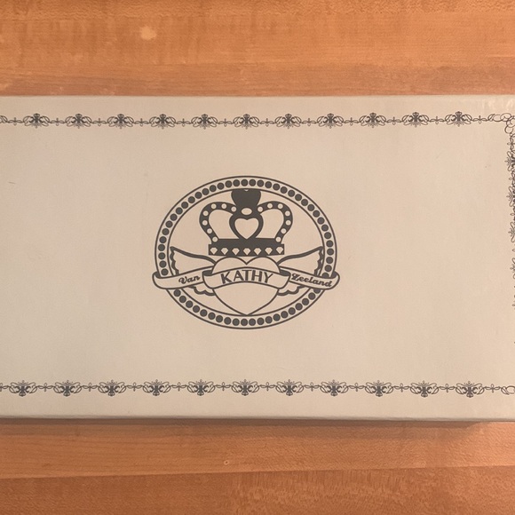 NWT Kathy Van Zeeland Convertible Clutch - Picture 4 of 13